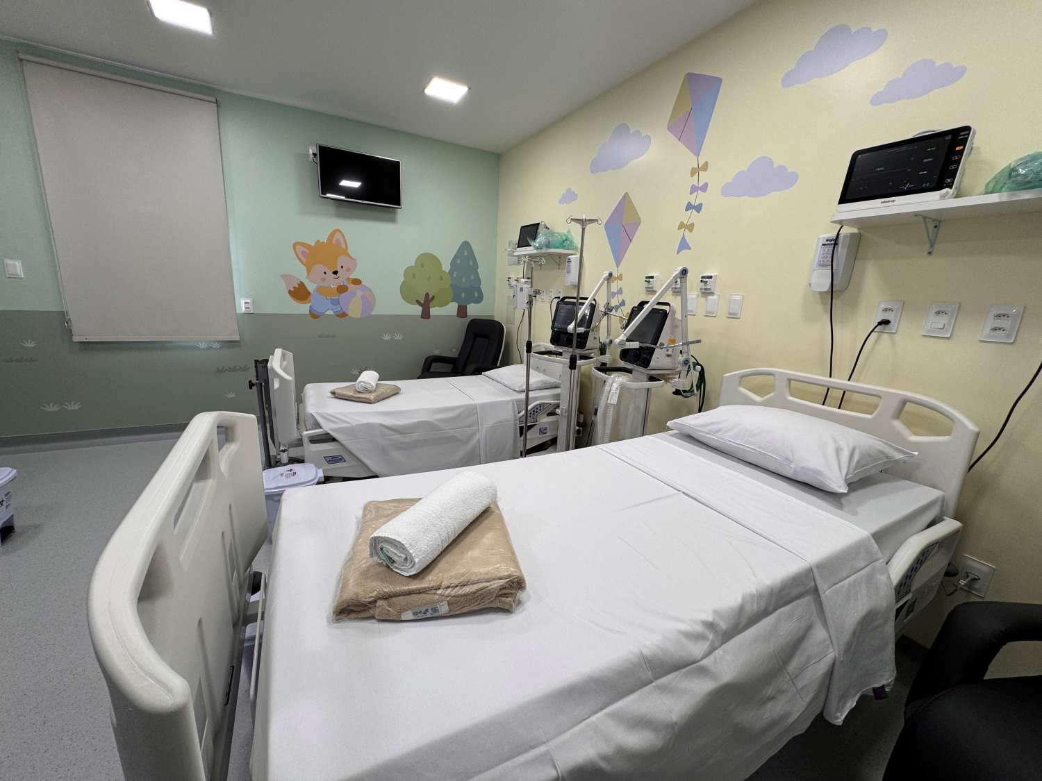 Com custeio do Estado, Hospital Azambuja de Brusque entrega nova UTI Pediátrica e amplia atendimento de alta complexidade na região