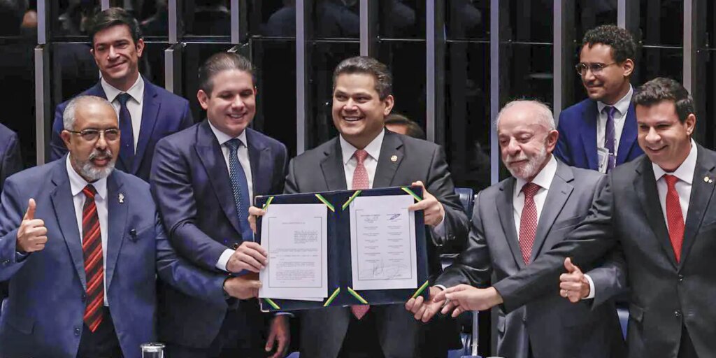 Alcolumbre homenageia Paim no fim da 6×1; entenda motivo