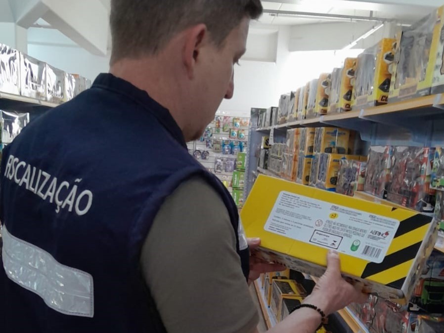 Dia das Crianças: Imetro-SC alerta para cuidados na escolha do presente seguro