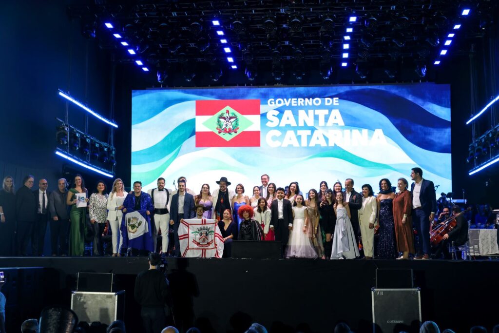 Festival Santa Catarina Canta chega à etapa final com shows gratuitos de Fernando e Sorocaba e Sérgio Reis junto à Camerata Florianópolis