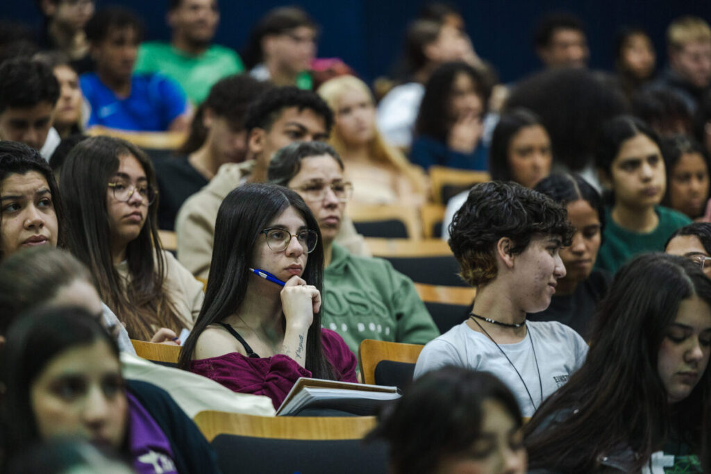 Governo de SC promove aulões preparatórios do Enem para mais de 11 mil estudantes da rede estadual