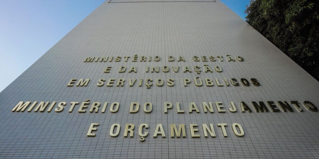 Governo libera R$ 5,2 bilhões para reforçar assistência social e saúde