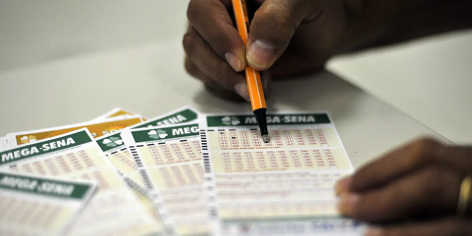 Mega-Sena acumula para R$ 170 milhões; confira os números sorteados