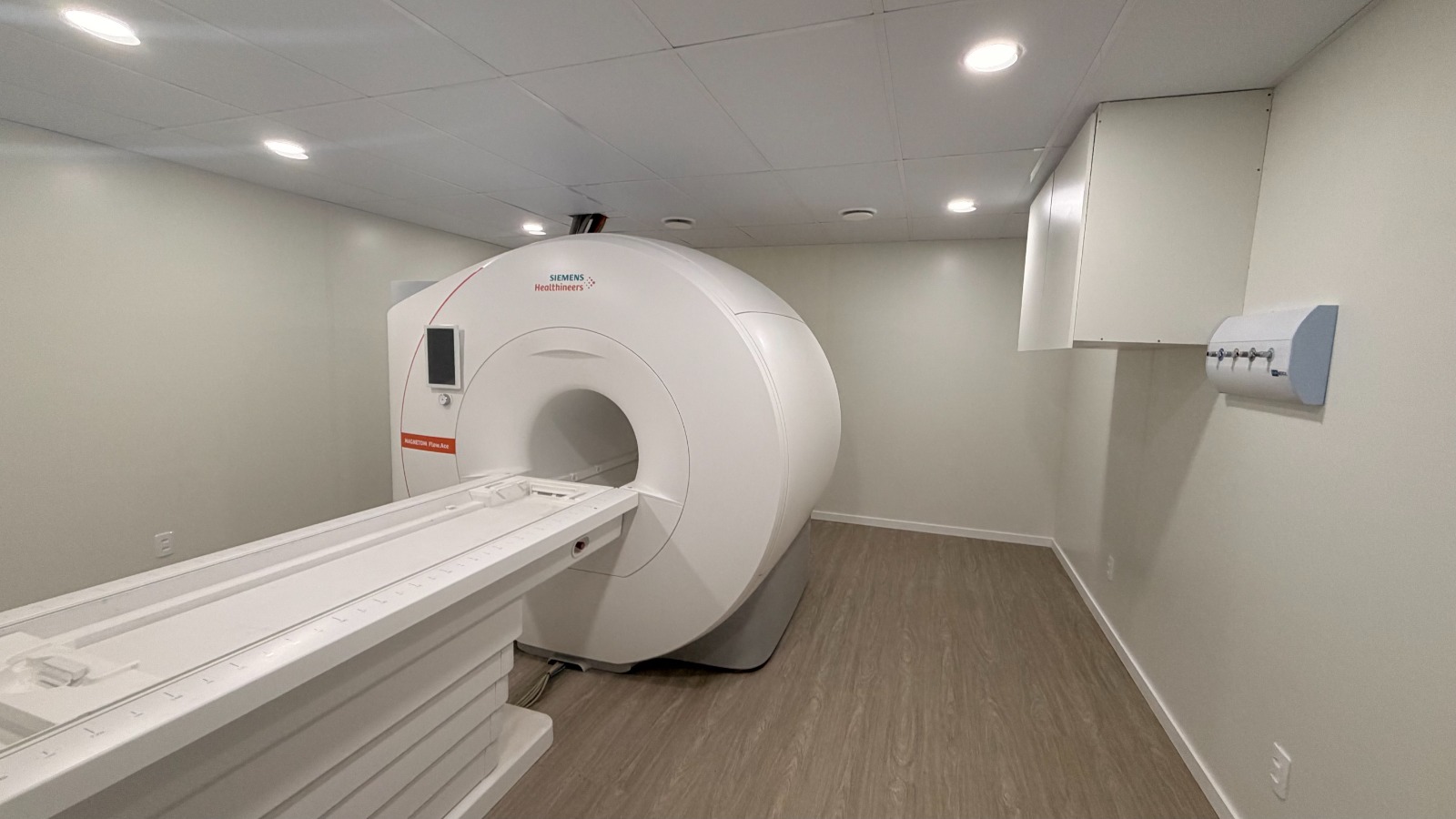 Nova ressonância magnética do HRO já realizou cerca de 300 exames em duas semanas de atendimento em Chapecó