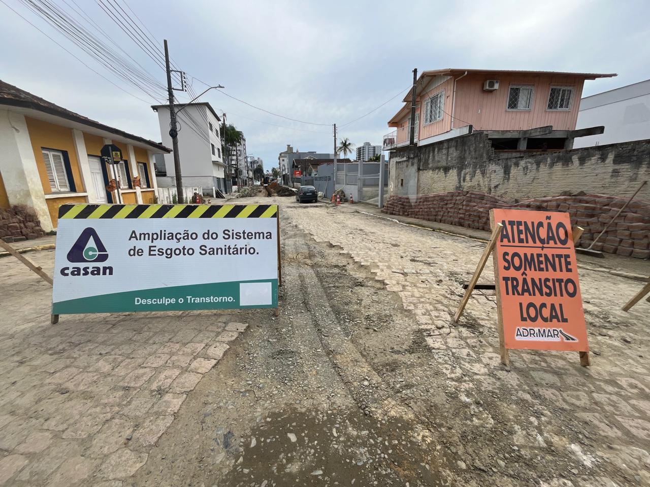Rio do Sul: obras de esgoto chegam ao bairro Laranjeiras