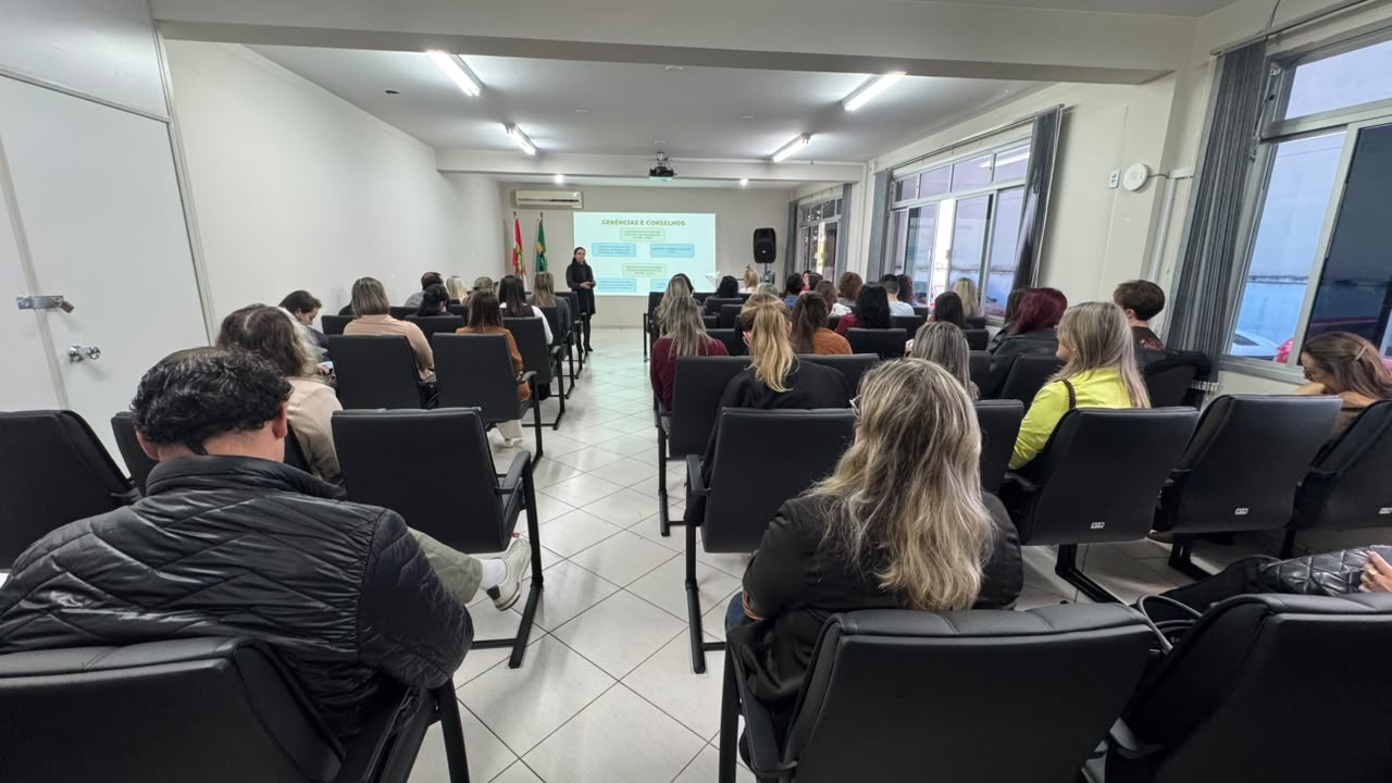 Secretaria da Assistência Social capacita municípios da Amurel