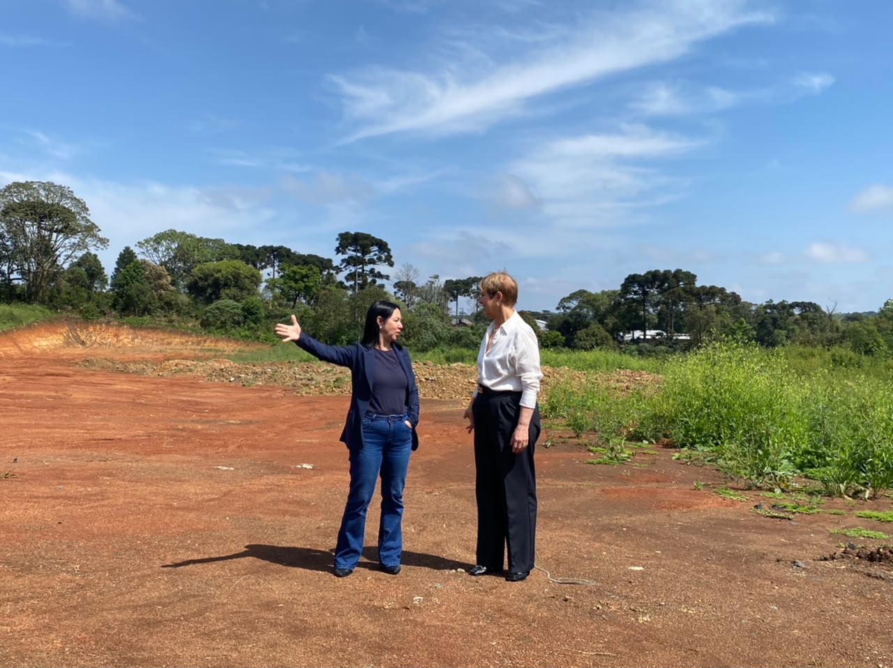 Secretária da SAS vistoria terrenos no Planalto Norte para implantação dos Centros de Atendimento à Pessoa Idosa