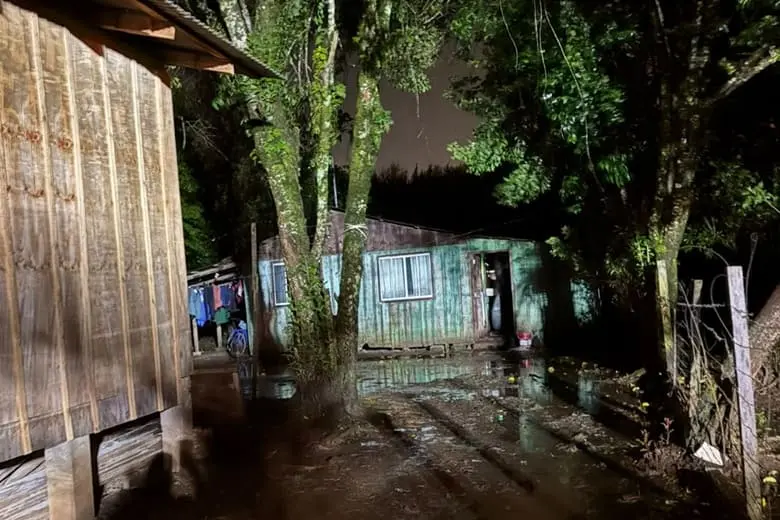 Vazamento em botijão de gás provoca incêndio em cozinha, em Três Barras